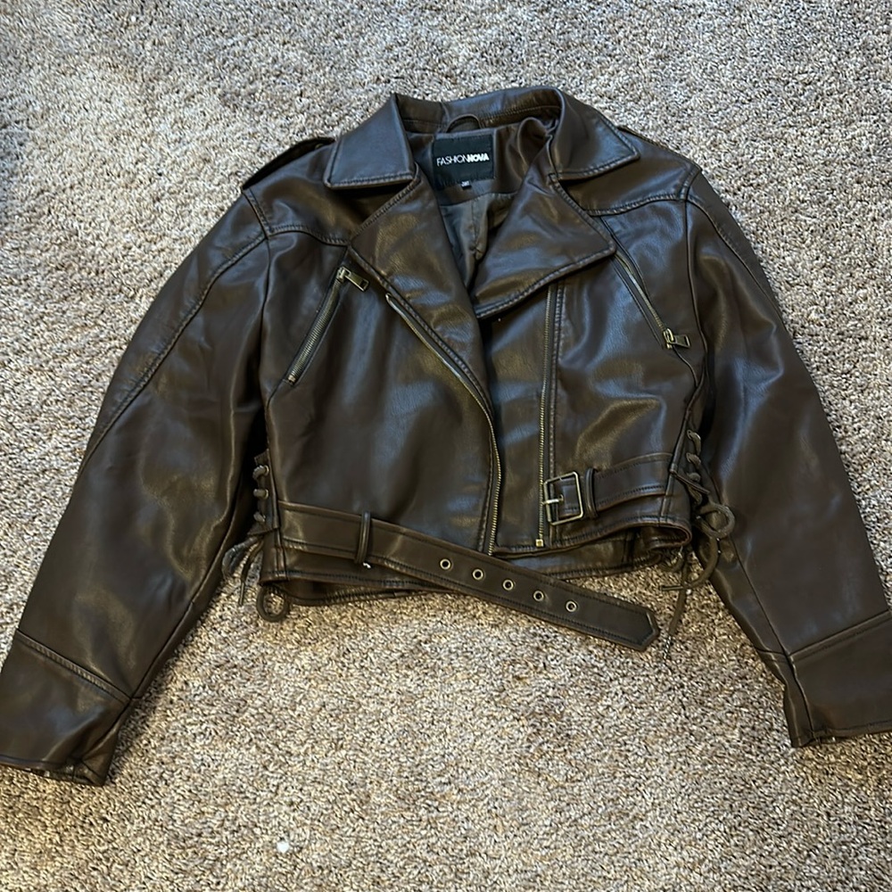 CHECK THE DEETS FAUX LEATHER JACKET